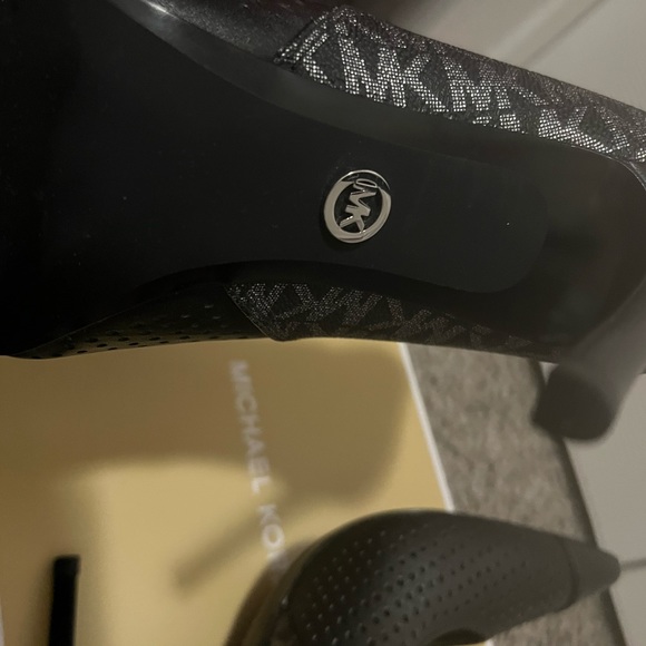 Michael Kors Pumps - Picture 5 of 5